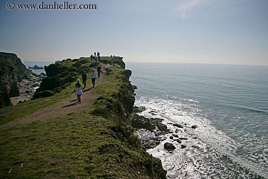 hikers-on-bluff-ledge-3.jpg