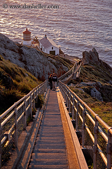 lighthouse-n-sunset-02.jpg