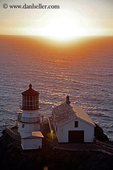 lighthouse-n-sunset-06.jpg