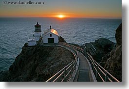 images/California/Marin/PtReyes/Lighthouse/lighthouse-n-sunset-10.jpg