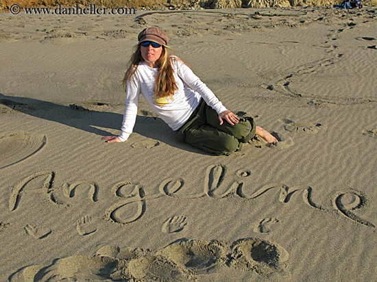 jill-angeline-on-sand-01.jpg