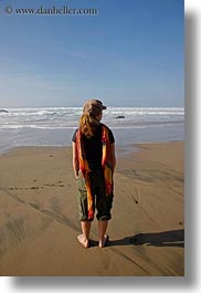 images/California/Marin/PtReyes/People/JackJill/jill-w-scarf-by-ocean-01.jpg