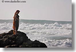 images/California/Marin/PtReyes/People/JackJill/jill-w-scarf-by-ocean-13.jpg