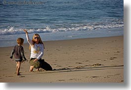 images/California/Marin/PtReyes/People/JackJill/jnj-waving-on-beach.jpg