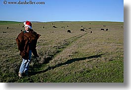 images/California/Marin/PtReyes/TomalesBay/jill-in-santa-hat-w-cows-3.jpg