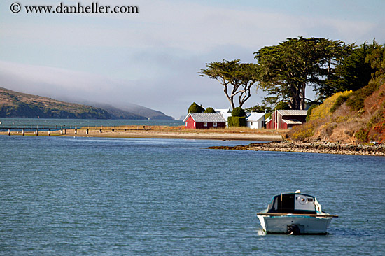 tomales-bay-house-boat-2.jpg