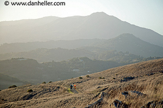 ring-mtn-hikers.jpg