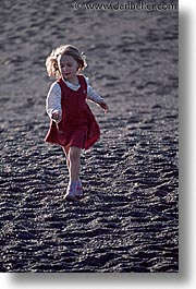 images/California/Marin/RodeoBeach/girl-red-dress-4.jpg