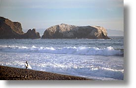 images/California/Marin/RodeoBeach/rodeo-beach-surfer-1.jpg