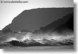images/California/Marin/RodeoBeach/rodeo-waves-bw.jpg