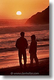 images/California/Marin/RodeoBeach/sunset-couple.jpg