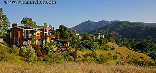 house-n-mt_tam-pano.jpg