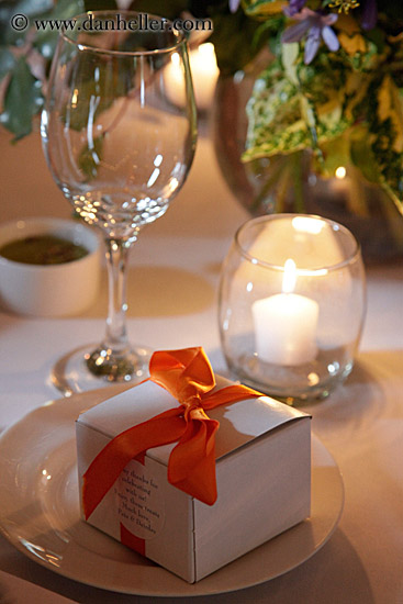 gift-box-n-wine-glass-w-candle.jpg