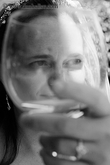 deirdre-thru-wine-glass-01.jpg