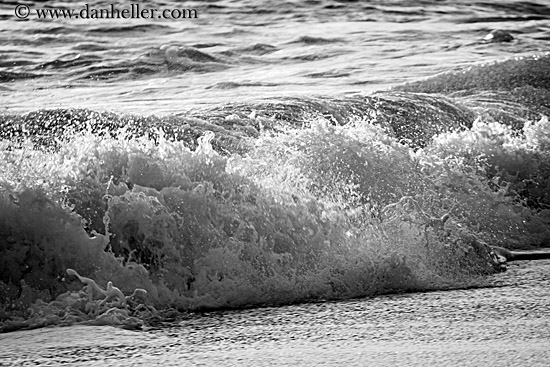 waves-close_up-bw-3.jpg