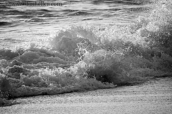 waves-close_up-bw-4.jpg