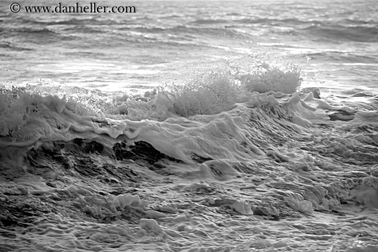 waves-close_up-bw-6.jpg