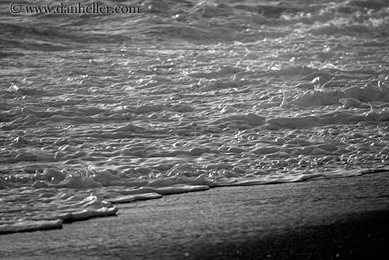 waves-close_up-bw-8.jpg