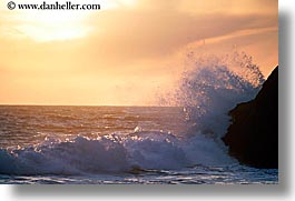 images/California/Marin/Waves/RockCrash/rock-splash-06.jpg