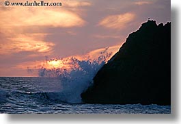 images/California/Marin/Waves/RockCrash/rock-splash-09.jpg
