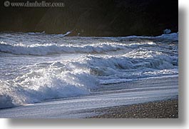 images/California/Marin/Waves/TieredWaves/tiered-waves-1.jpg