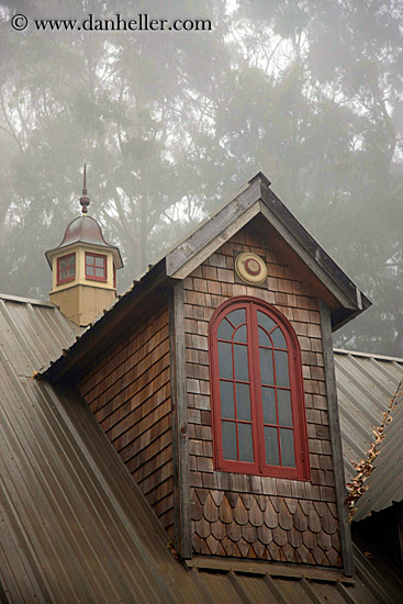 antique-victorian-in-fog-5.jpg