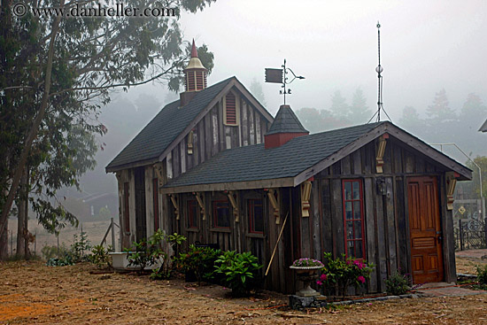 antique-victorian-in-fog-9.jpg