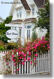 images/California/Mendocino/Buildings/Victorians/blair-house-n-flowers.jpg