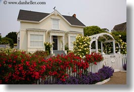 images/California/Mendocino/Buildings/Victorians/house-n-flowers-3.jpg
