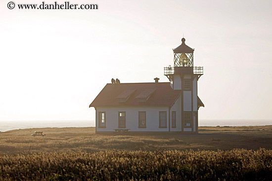 cabrillo-lighthouse-field-n-fog-03.jpg