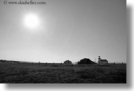 images/California/Mendocino/Lighthouse/Day/light_house-n-sun.jpg