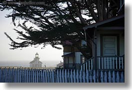 images/California/Mendocino/Lighthouse/Day/lighthouse-n-house-n-fence-1.jpg