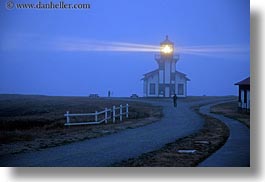 images/California/Mendocino/Lighthouse/Dusk/lighthouse-horizontal-at-dusk-4.jpg