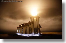 images/California/Mendocino/Lighthouse/Fog/lighthouse-w-glowing-base.jpg