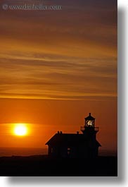images/California/Mendocino/Lighthouse/Sunset/lighthouse-clouds-n-sun-3.jpg