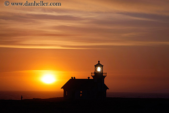 lighthouse-clouds-n-sun-4.jpg