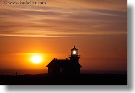 images/California/Mendocino/Lighthouse/Sunset/lighthouse-clouds-n-sun-4.jpg