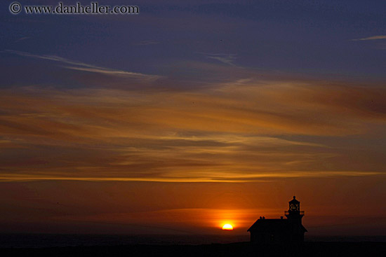 lighthouse-clouds-n-sun-6.jpg