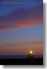images/California/Mendocino/Lighthouse/Sunset/lighthouse-colorful-clouds-4.jpg