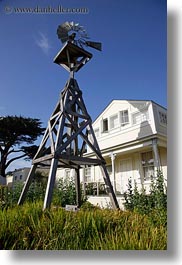 images/California/Mendocino/Misc/windmill-n-house-2.jpg