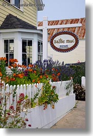 images/California/Mendocino/Signs/sallie-mac-sign-n-flowers-fence.jpg