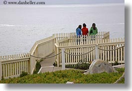 images/California/PigeonPointLighthouse/girls-in-colorful-jackets-03.jpg