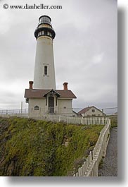 images/California/PigeonPointLighthouse/lighthouse-n-house-01.jpg