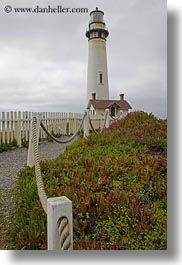 images/California/PigeonPointLighthouse/lighthouse-n-house-02.jpg