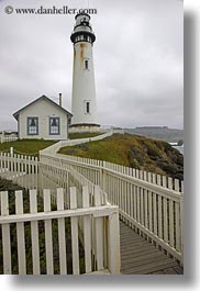 images/California/PigeonPointLighthouse/lighthouse-n-house-06.jpg