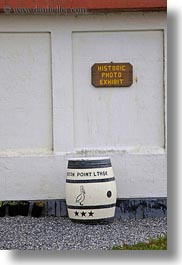 images/California/PigeonPointLighthouse/photo-sign-n-barrel.jpg