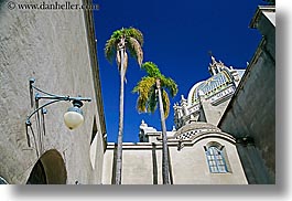 images/California/SanDiego/BalboaPark/museum-palm_trees.jpg