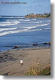images/California/SanDiego/Beaches/woman-running-on-beach-1.jpg