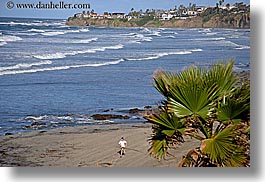 images/California/SanDiego/Beaches/woman-running-on-beach-2.jpg