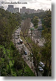 images/California/SanDiego/Cityscape/highway-traffic-n-trees.jpg